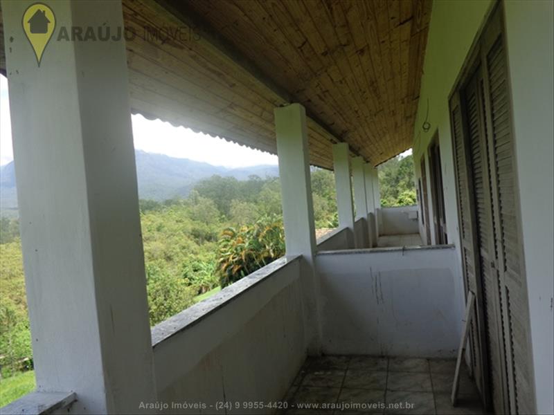 Casa a Venda no Penedo em Itatiaia