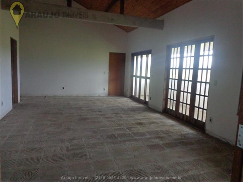 Casa a Venda no Penedo em Itatiaia