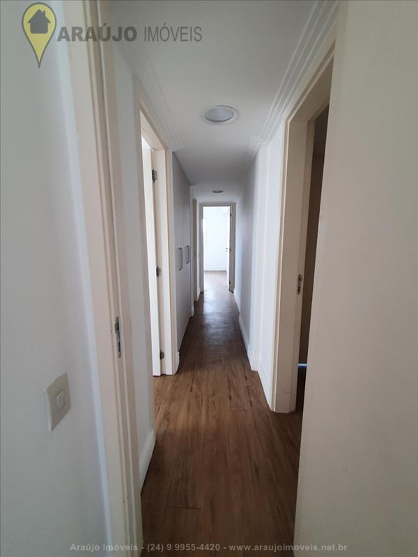 Apartamento a Venda no Comercial em Resende