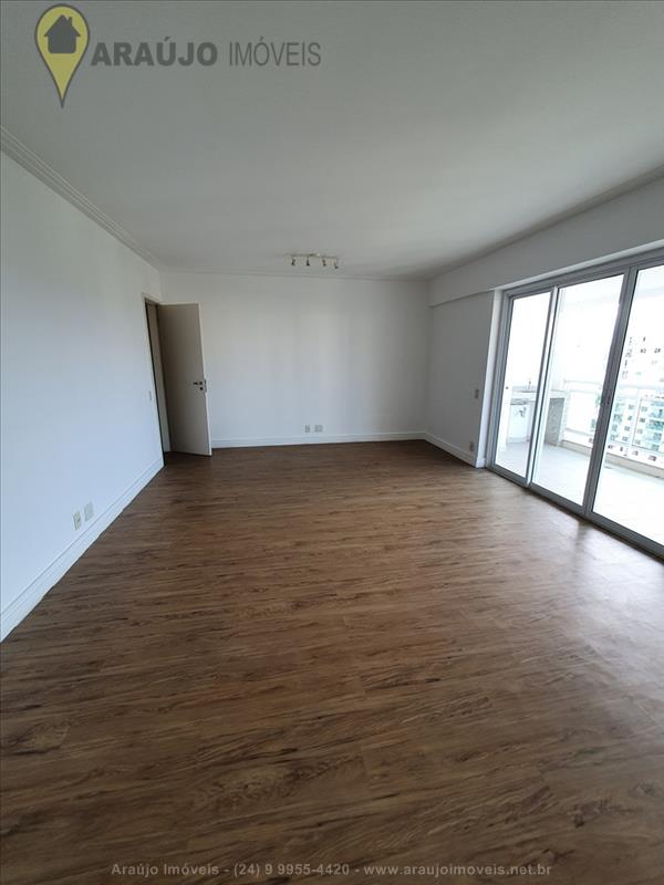 Apartamento a Venda no Comercial em Resende