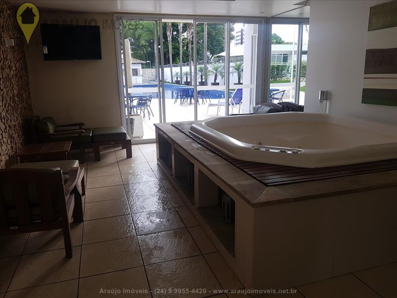 Apartamento a Venda no Comercial em Resende