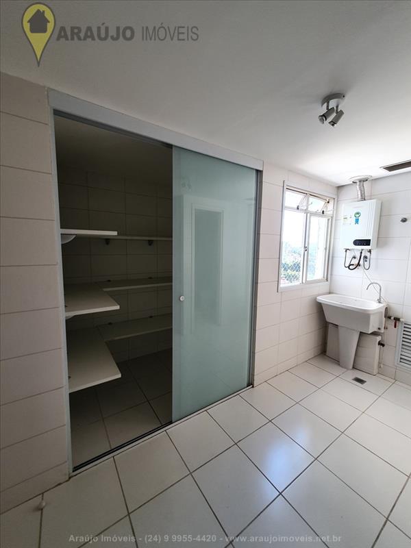 Apartamento a Venda no Comercial em Resende
