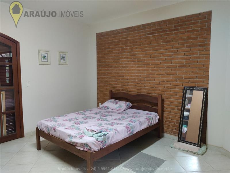 Casa a Venda no Penedo em Itatiaia
