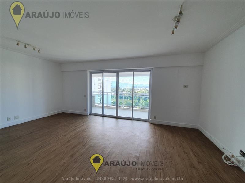 Apartamento a Venda no Comercial em Resende