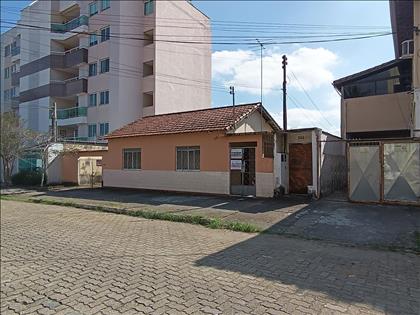 Casa à Venda