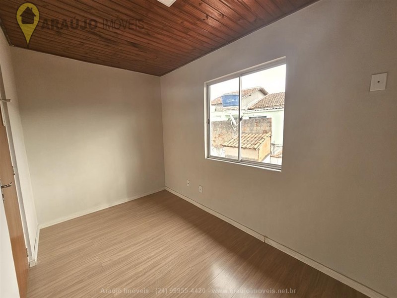 Casa a Venda no Mirante de Serra em Resende