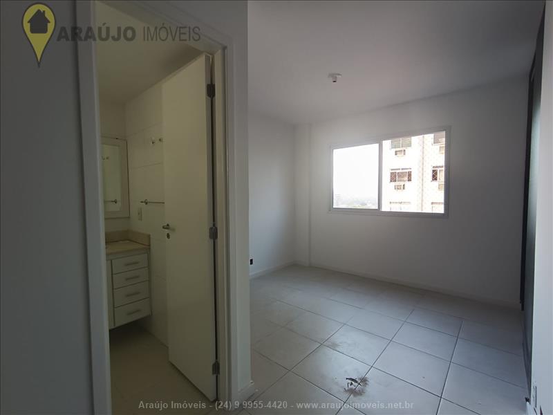 Apartamento para Alugar no Comercial em Resende