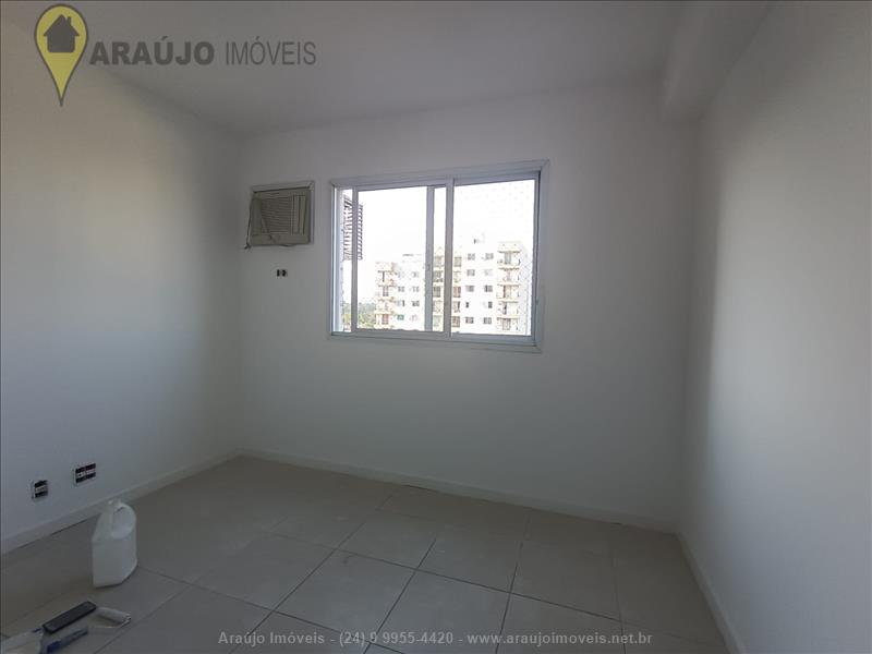 Apartamento para Alugar no Comercial em Resende