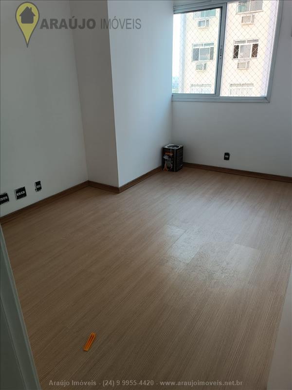 Apartamento para Alugar no Comercial em Resende