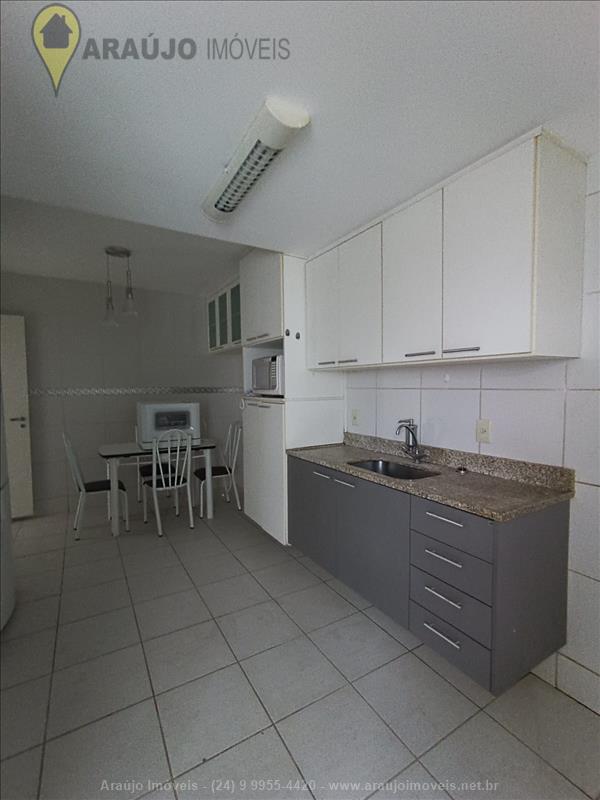 Apartamento para Alugar no Comercial em Resende