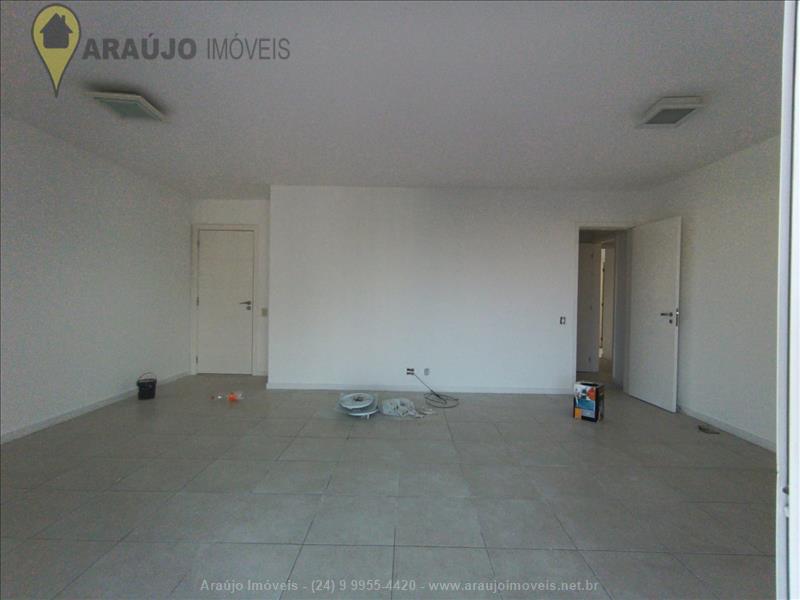 Apartamento para Alugar no Comercial em Resende