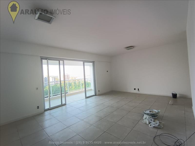 Apartamento para Alugar no Comercial em Resende