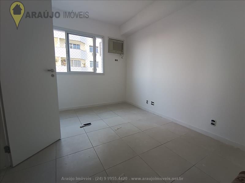 Apartamento para Alugar no Comercial em Resende