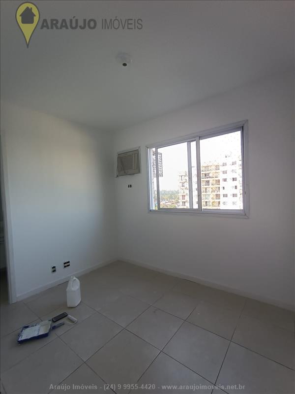 Apartamento para Alugar no Comercial em Resende