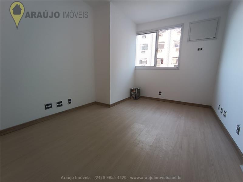Apartamento para Alugar no Comercial em Resende