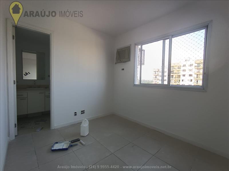 Apartamento para Alugar no Comercial em Resende