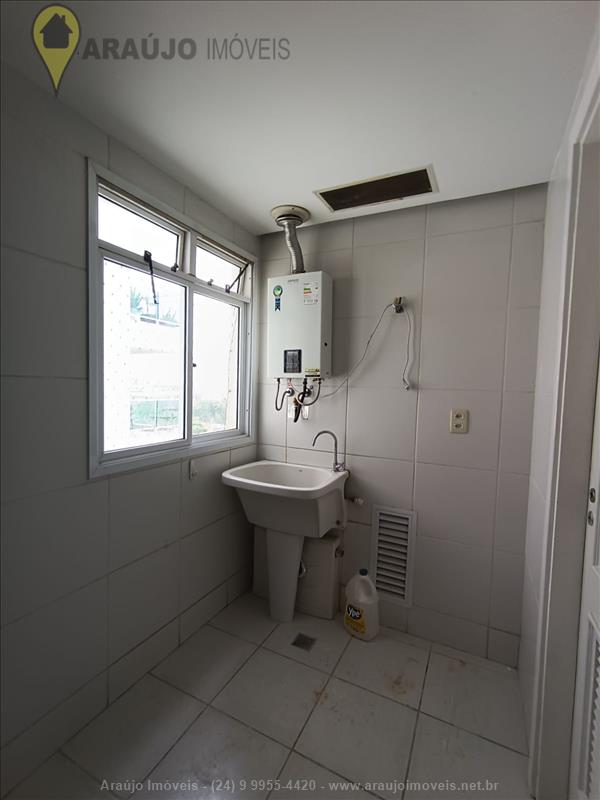 Apartamento para Alugar no Comercial em Resende