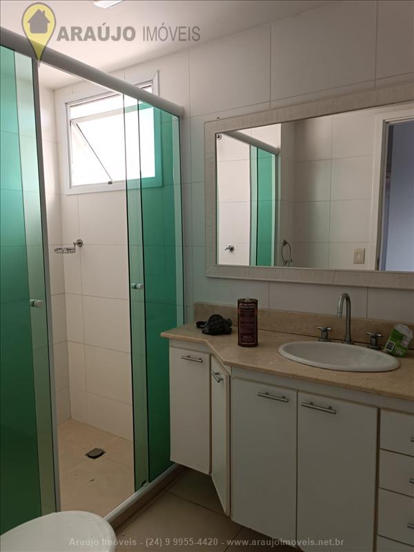 Apartamento para Alugar no Comercial em Resende