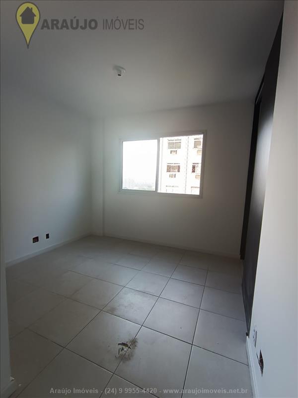 Apartamento para Alugar no Comercial em Resende