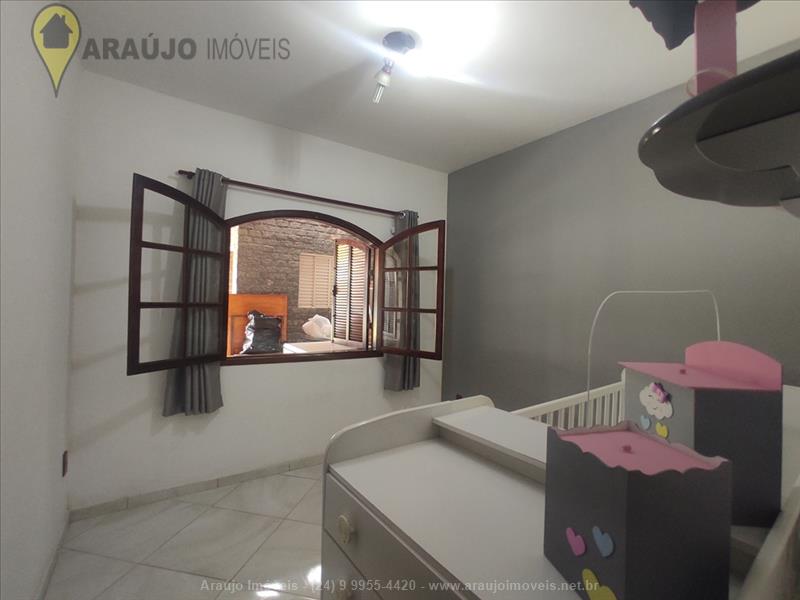 Casa a Venda no Campo Alegre em Itatiaia