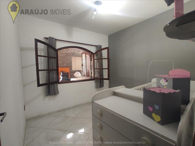 Casa a Venda no Campo Alegre em Itatiaia