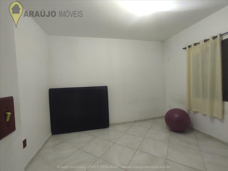 Casa a Venda no Campo Alegre em Itatiaia