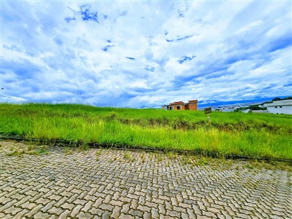 Terreno à Venda