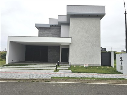 Casa em condomínio à Venda