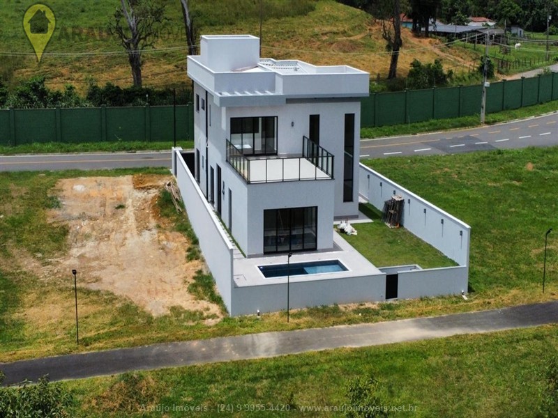 Casa em condomínio a Venda no Parque Ipiranga em Resende