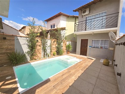 Casa à Venda