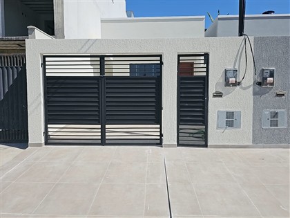 Casa à Venda