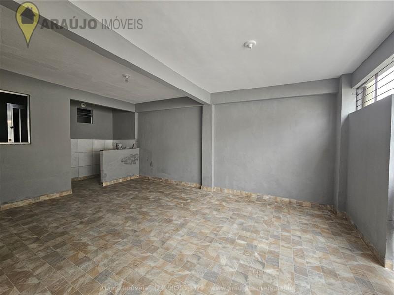 Casa para Alugar no Jardim Primavera III em Resende