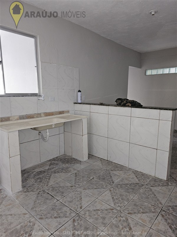 Casa para Alugar no Jardim Primavera III em Resende