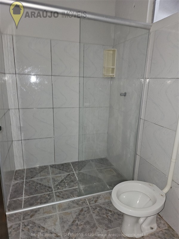 Casa para Alugar no Jardim Primavera III em Resende