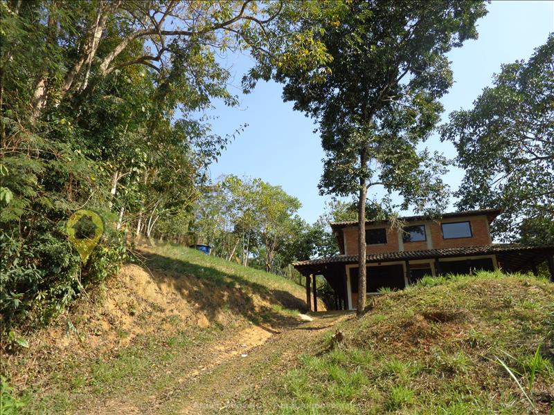 Casa a Venda no Penedo em Itatiaia